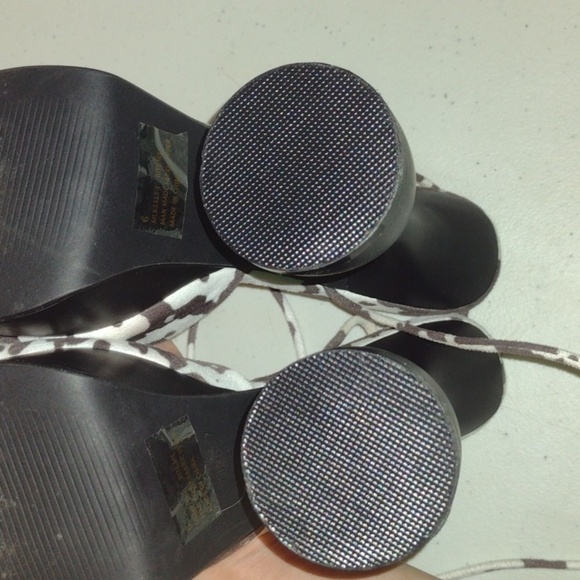 Cow Print Ego Strappy Platform heels size 6 - Picture 11 of 12